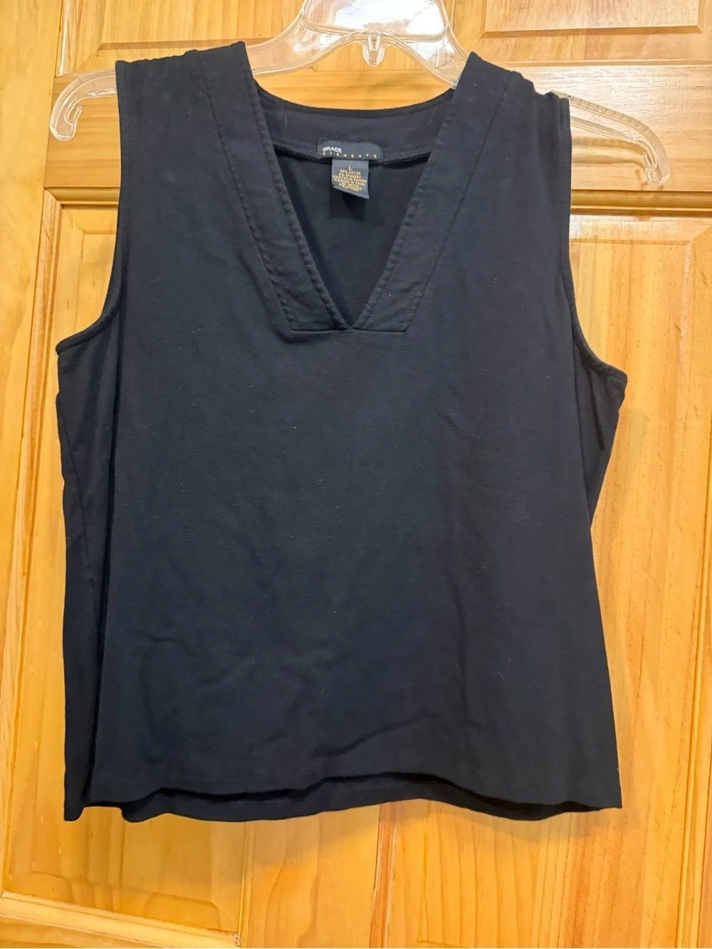 Grace Black V-Neck Sleeveless Tank size L